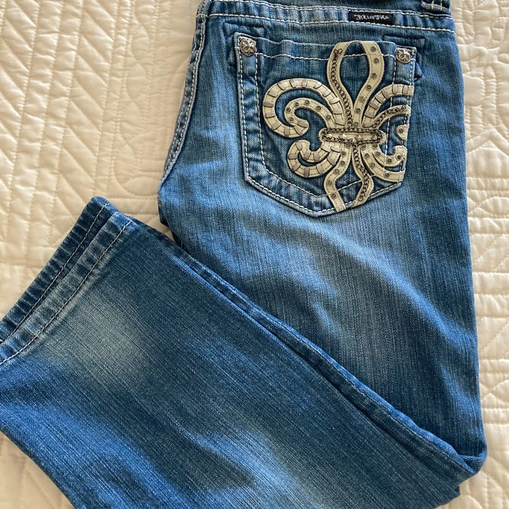 Miss Me Capri Jeans with Leather Design on Pockets Size 27